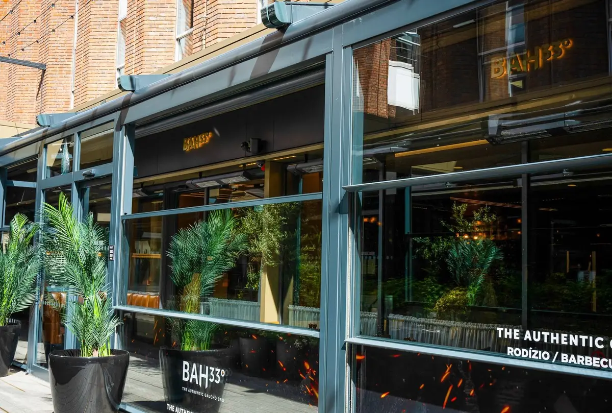 Glazed terrace and shopfront, BAH33, Royal Hibernian Way