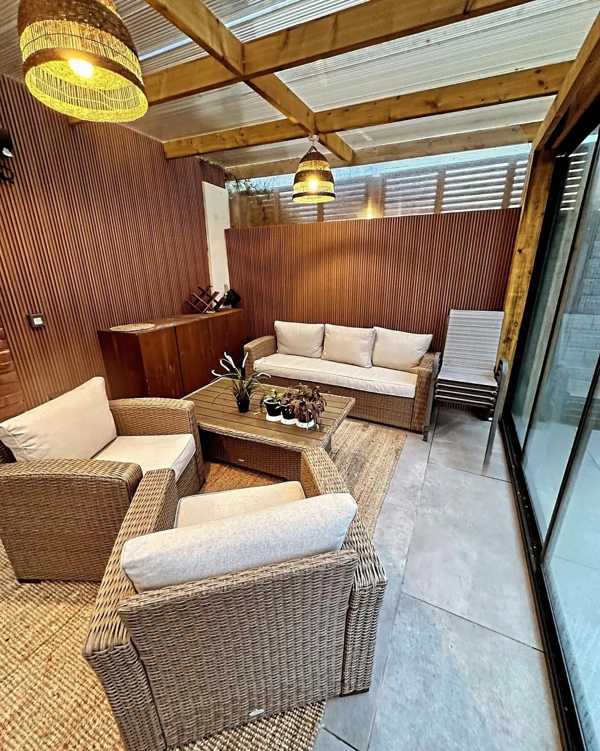 Inside, lounge and slatted wall