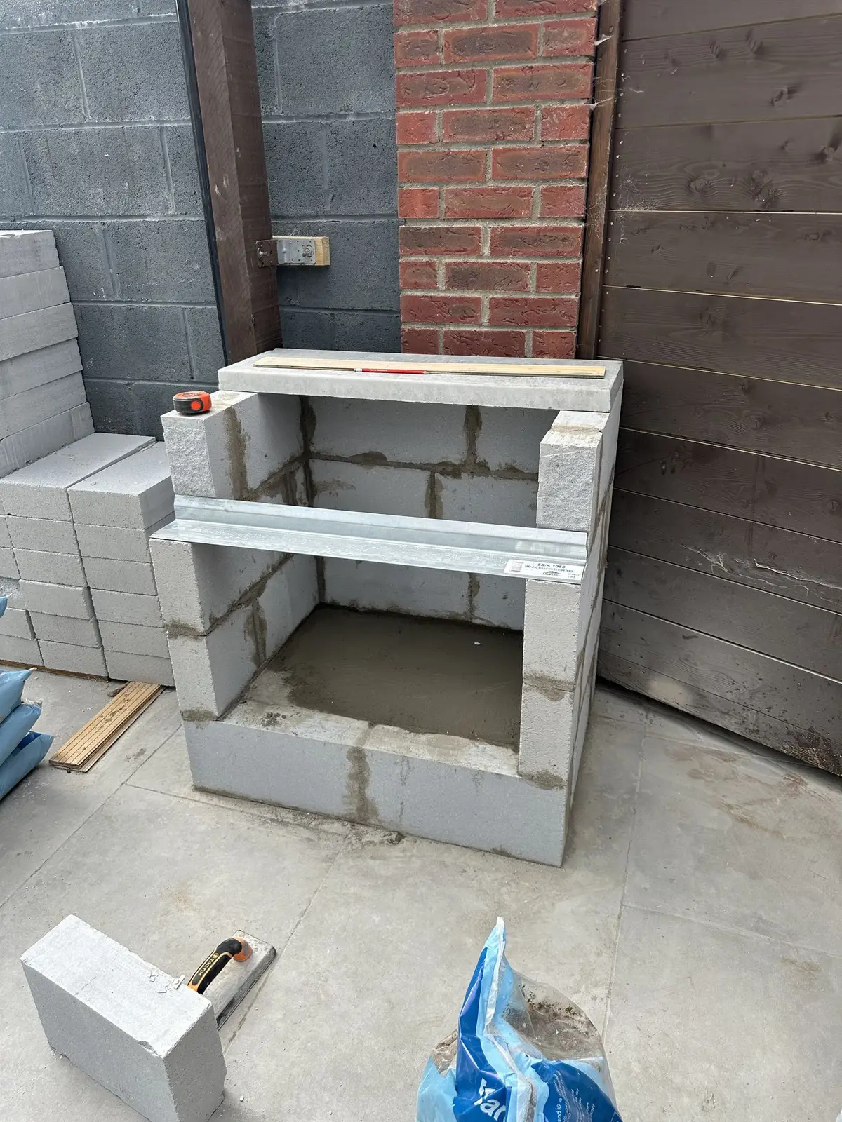 Barbecue blockwork base, August 2023